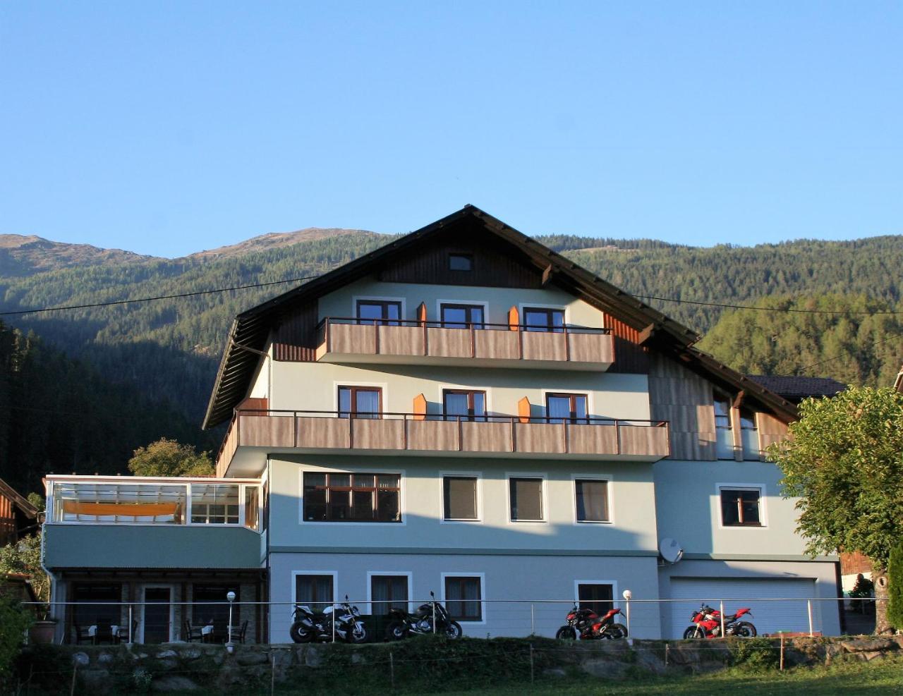 Restaurant - Pension - Café Konditorei Hassler Berg im Drautal Exterior foto